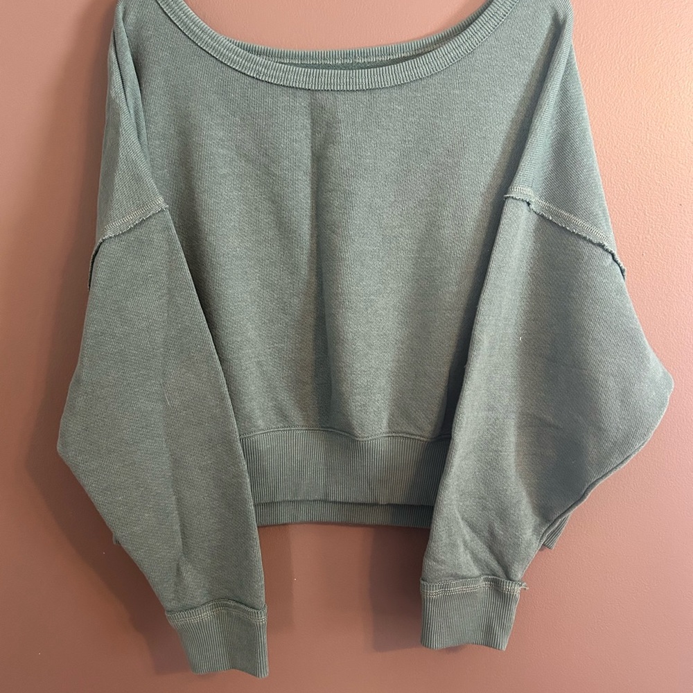 American eagle oversize sweatshirt, green size medium
